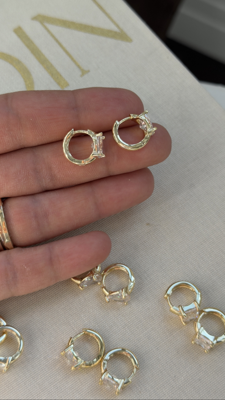 Kuyum model 14k Oval Taş küpe