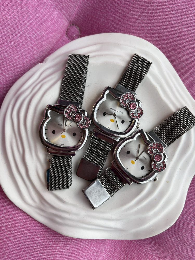 Hello Kitty Saat