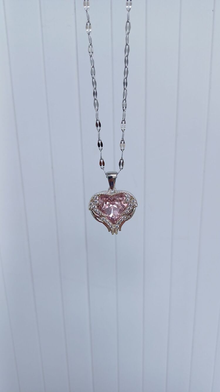 Pembe Kalp kolye ( mavi tükendi)