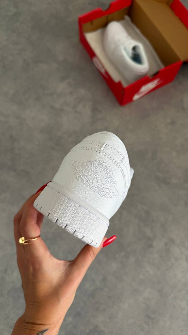 Air Jordan 1 Low Triple White