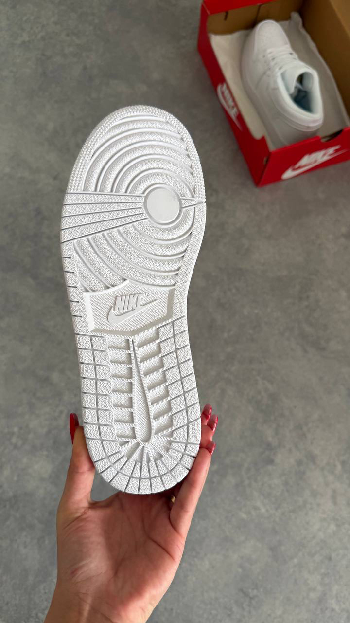 Air Jordan 1 Low Triple White