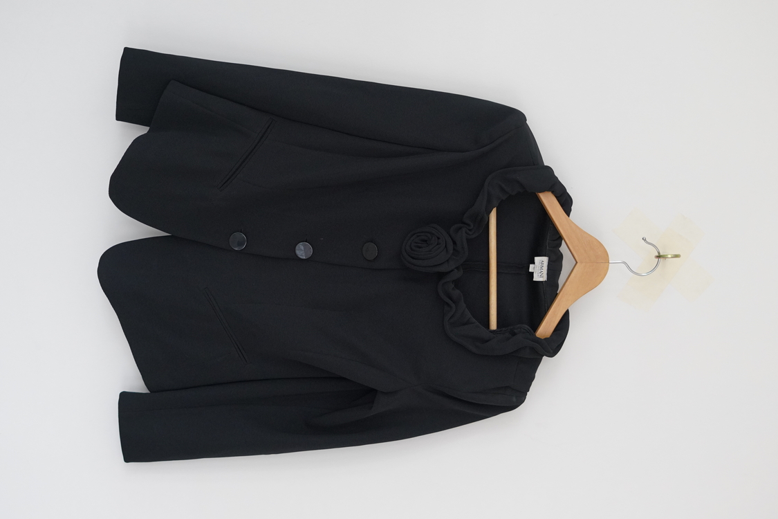 Armani Collezioni Siyah Blazer Ceket – İtalyan Tasarım – Çiçek Yaka Detaylı – 10 Beden