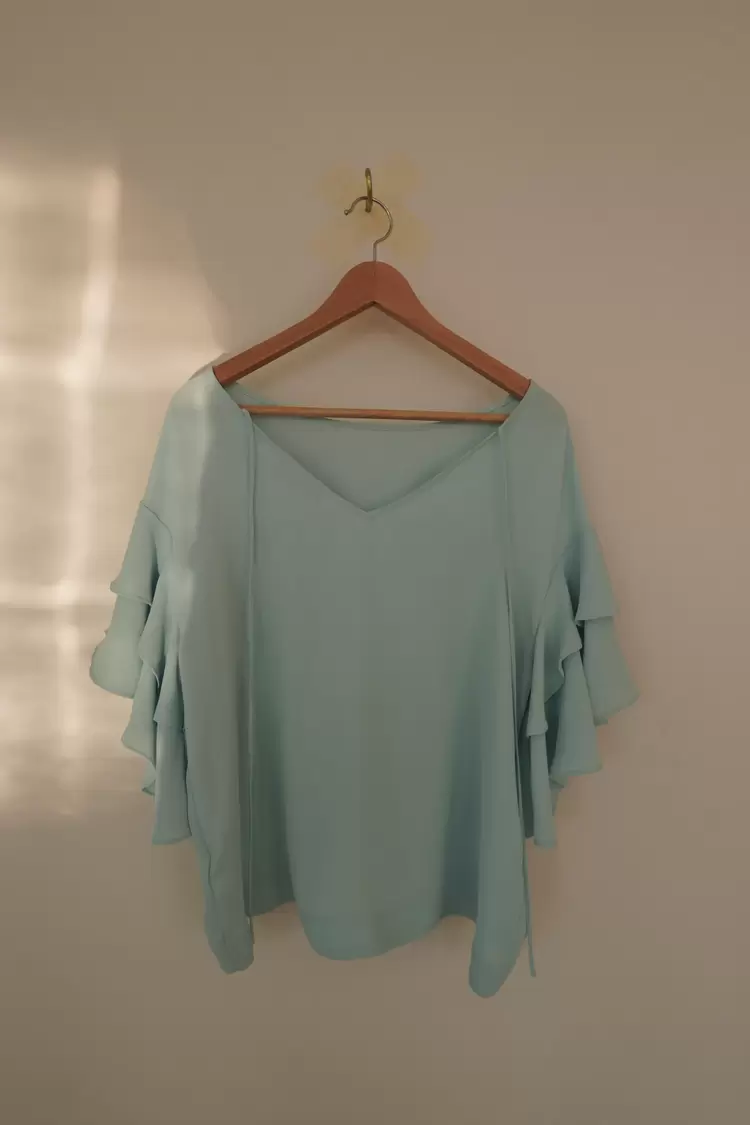 M&S Collection Açık Mavi Volan Kol Bluz - V Yaka, Yumuşak Kumaş