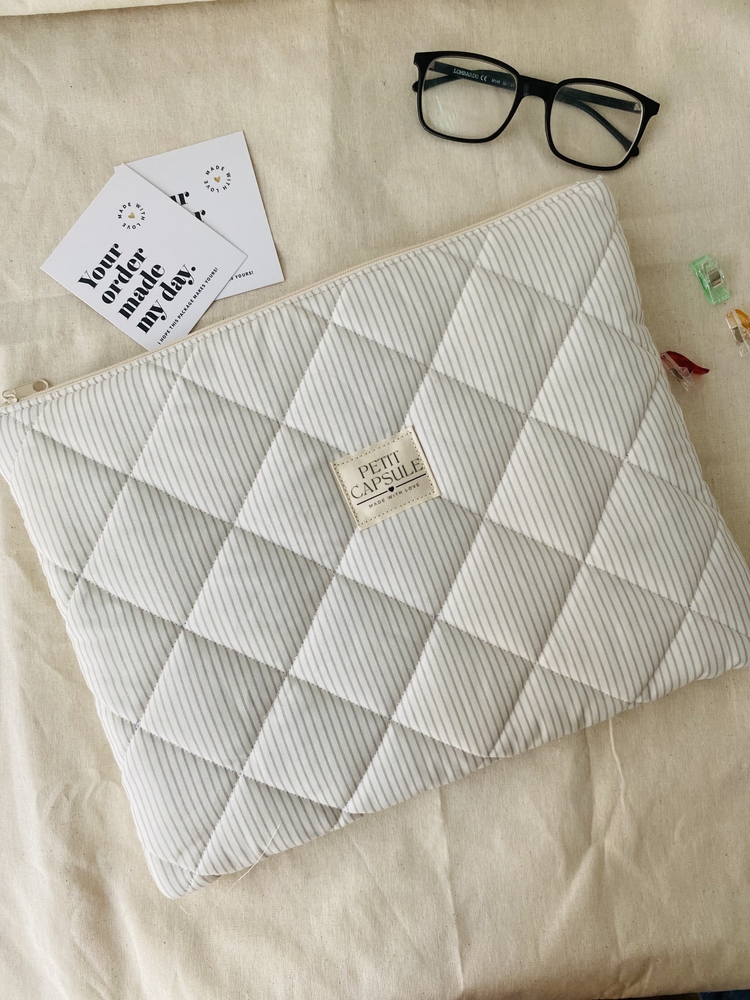 Gri çizgili Kitap&Macbook çantası