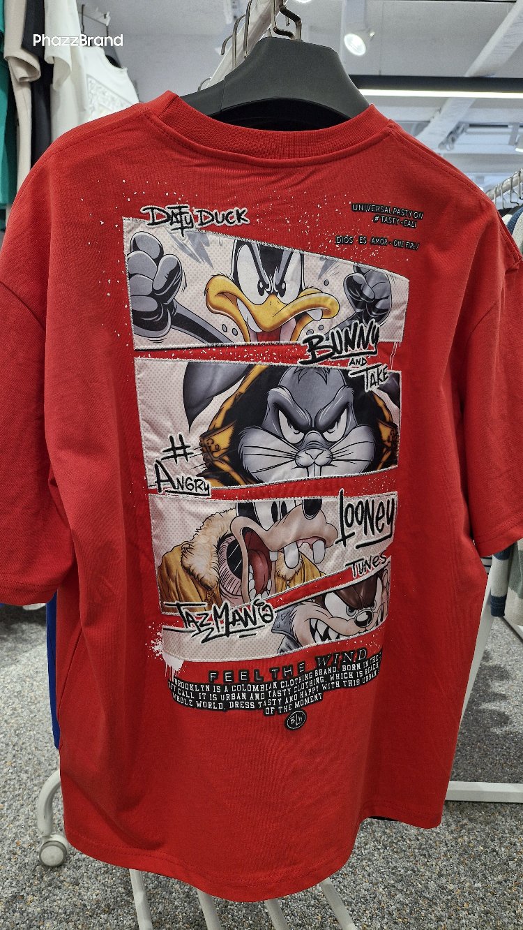 Looney Tunes Oversize Kırmızı Tişört – Daffy Duck & Bugs Bunny Baskılı Streetwear