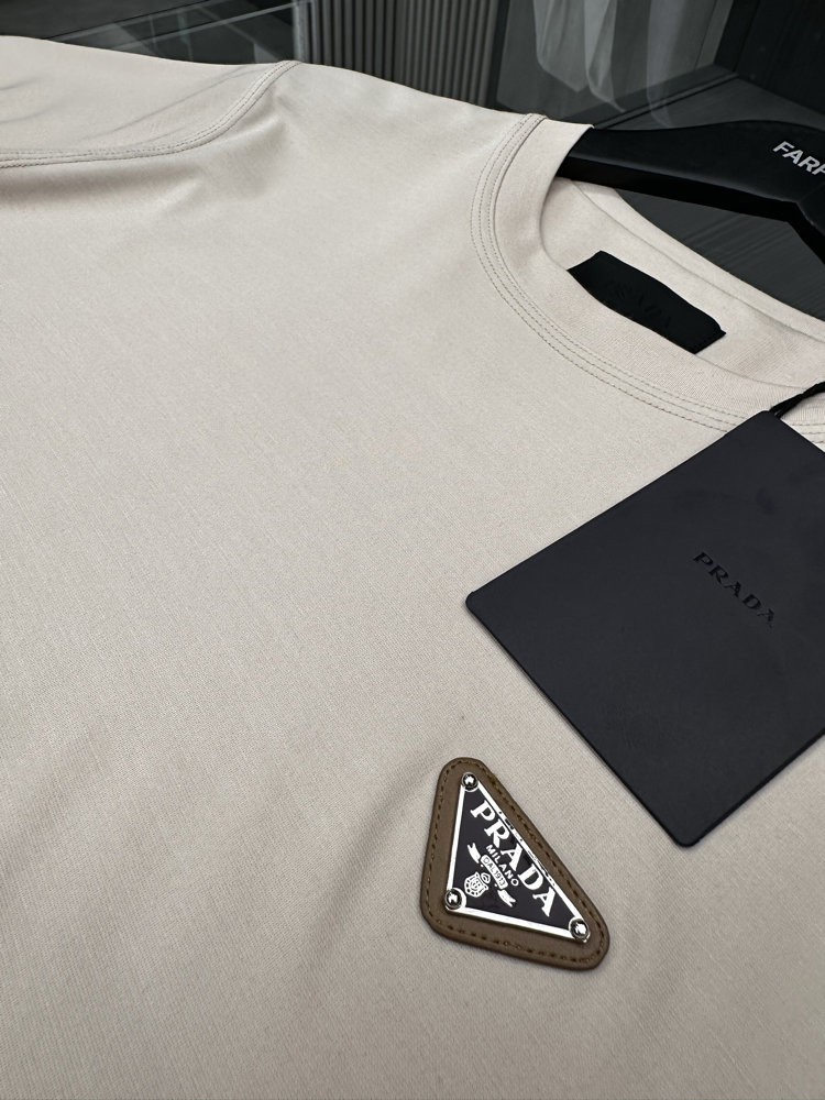 Prada    merserize  cotton T-shirt 