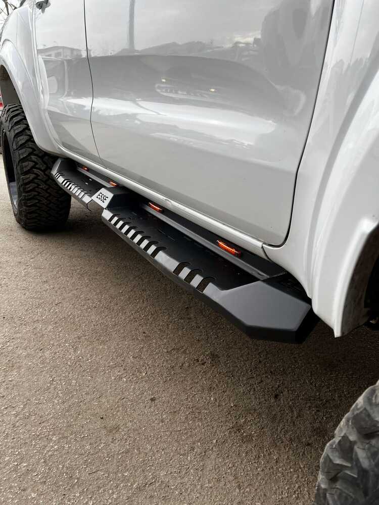 Nissan Navara D40 Uyumlu Lazer Kesim Çelik Yan Basamak Kareli Model