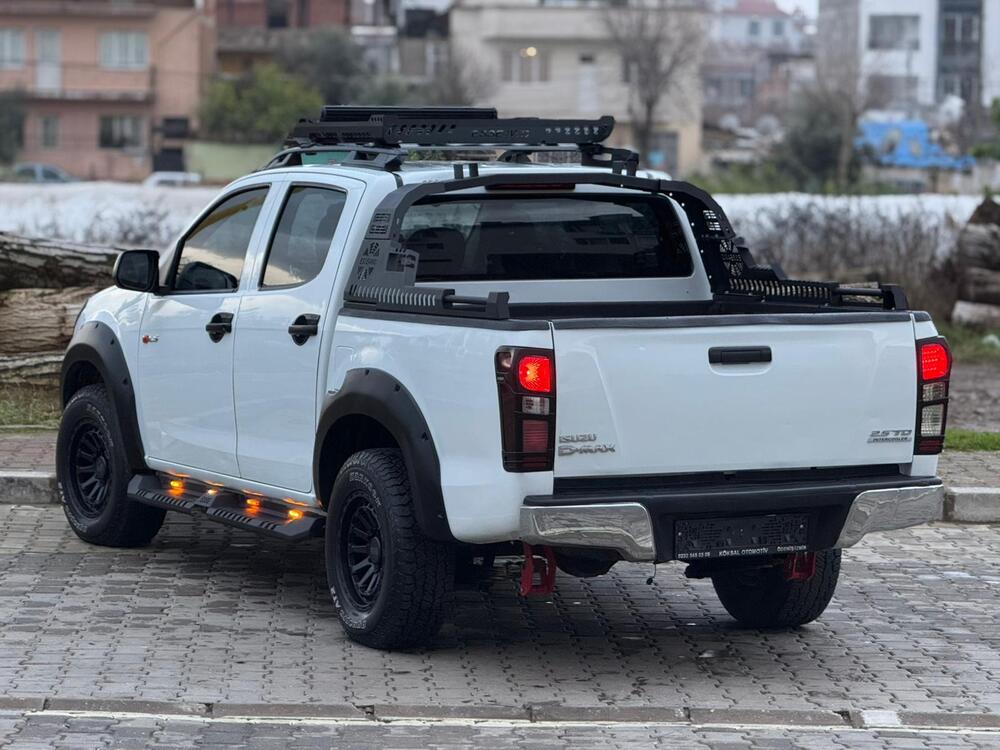 Isuzu Dmax Uyumlu Lazer Kesim Çelik Yan Basamak Düz Model