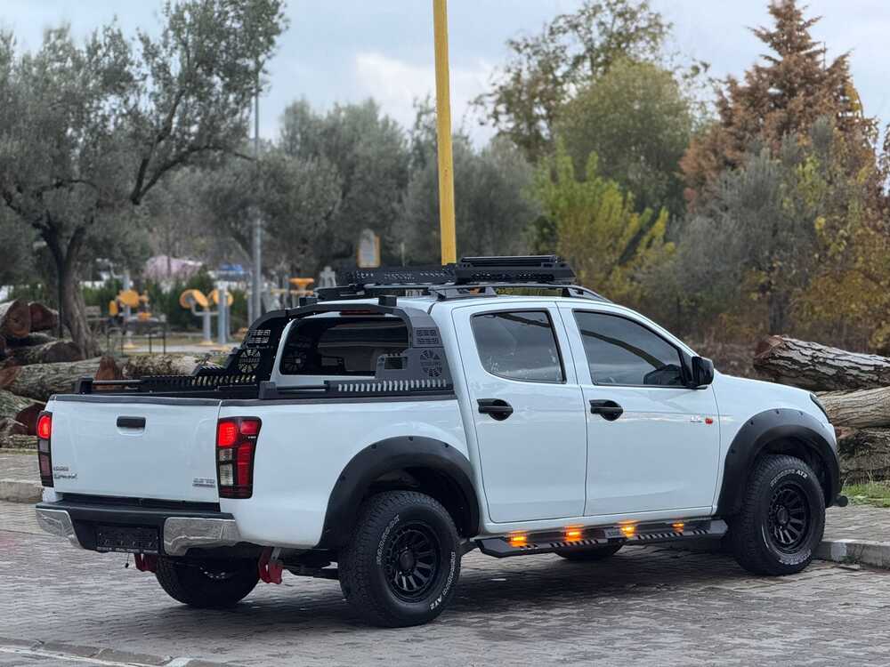 Isuzu Dmax Uyumlu Lazer Kesim Yan Çelik Basamak Kareli Model