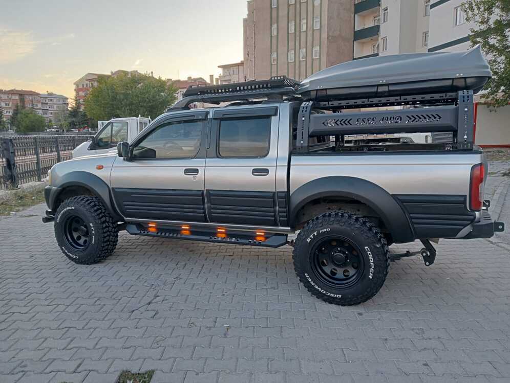 Nissan Skystar Uyumlu Lazer Kesim Yan Çelik Basamak