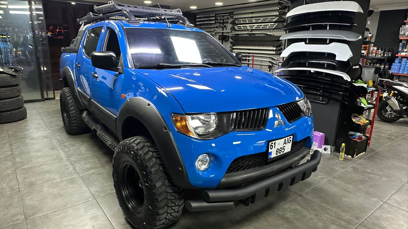 Mitsubişhi L200 Uyumlu Lazer Kesim Yan Çelik Basamak Kareli Model