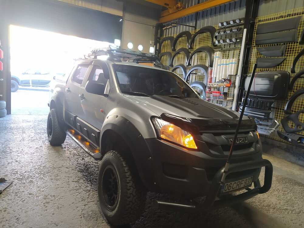 Isuzu Dmax Uyumlu Lazer Kesim Çelik Yan Basamak Düz Model