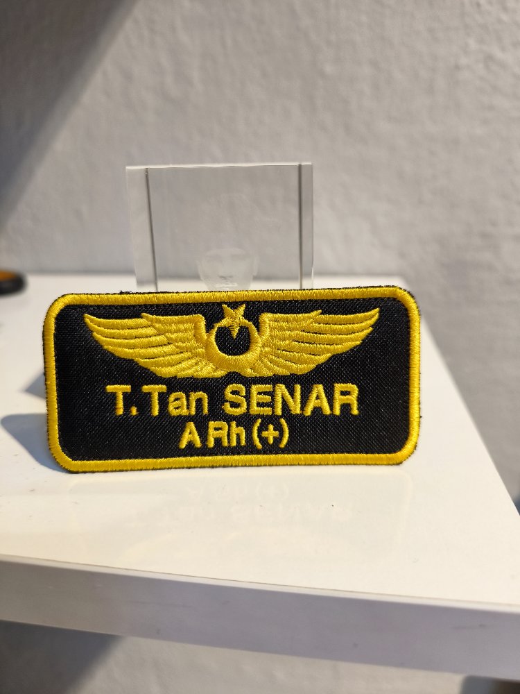 PİLOT İSİMLİK / Siyah Zemin Sarı Çerçeve 