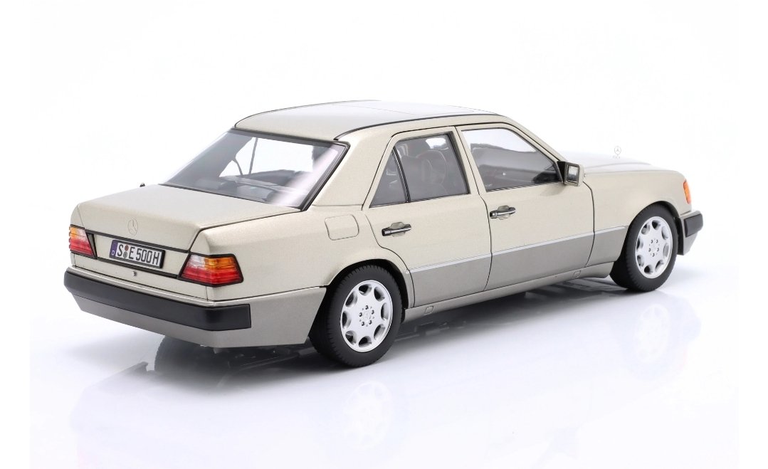 MERCEDES-BENZ 500 E (W124) SMKKE SiLVER
