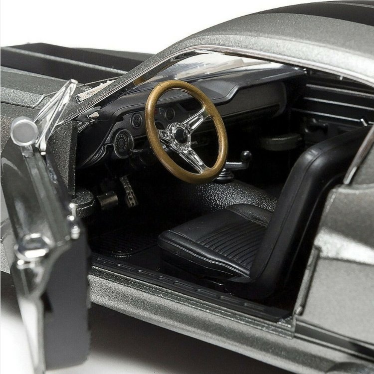1:18 Greenlight 1967 Ford Mustang GT500 Eleanor