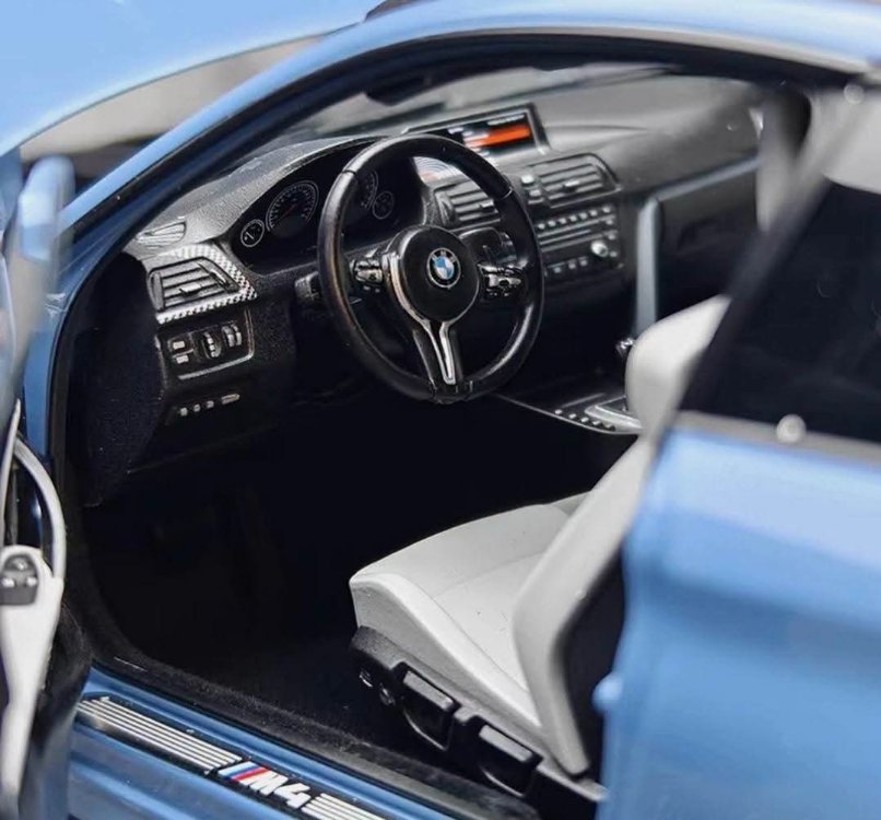 1:18 Paragon 2014 BMW M4 F82
