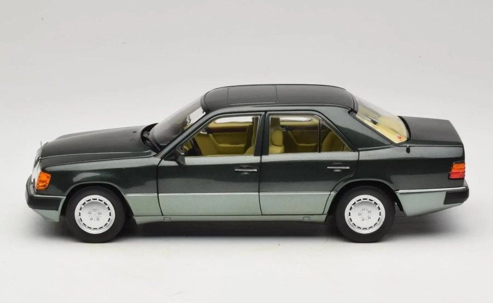 18 NOREV 1990 MERCEDES BENZ E CLASS 230E W124 NiGHT GREEN