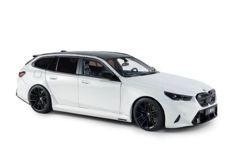 BMW M5 TOURING - ALP BEYAZI DÜZ RENK 2025