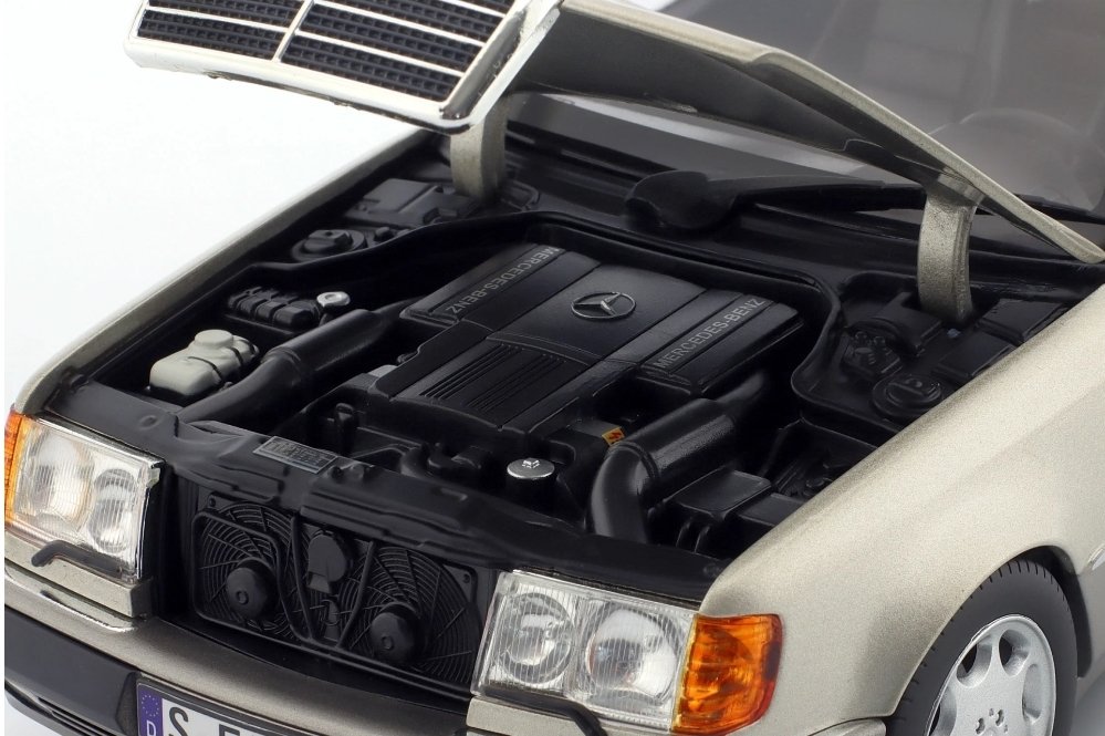 MERCEDES-BENZ 500 E (W124) SMKKE SiLVER