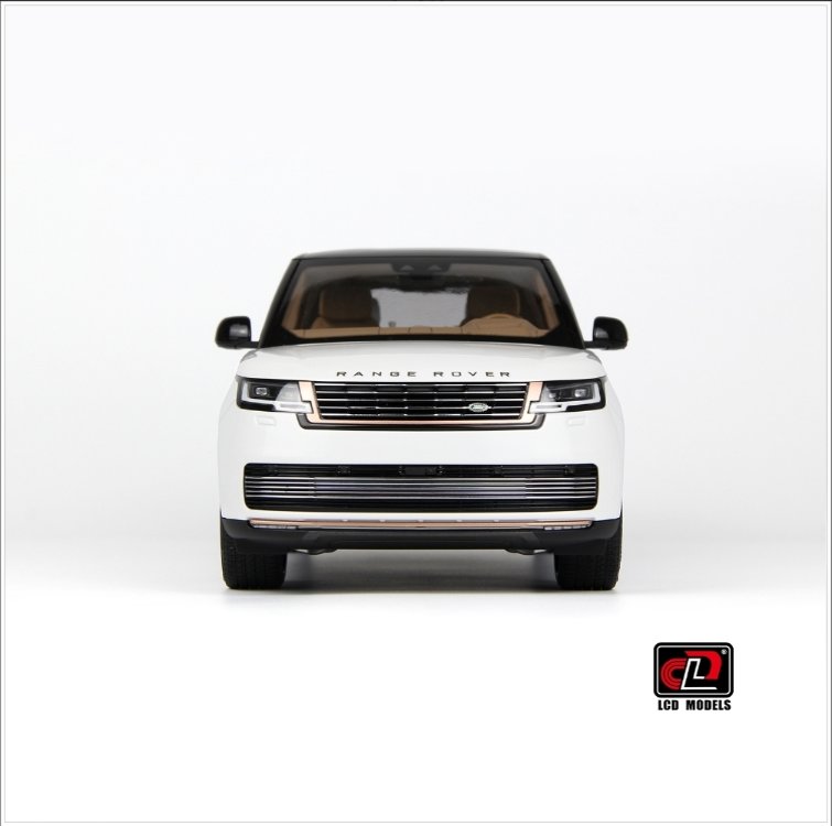 1:18 LCD Model 2022 Land Rover Range Rover SV