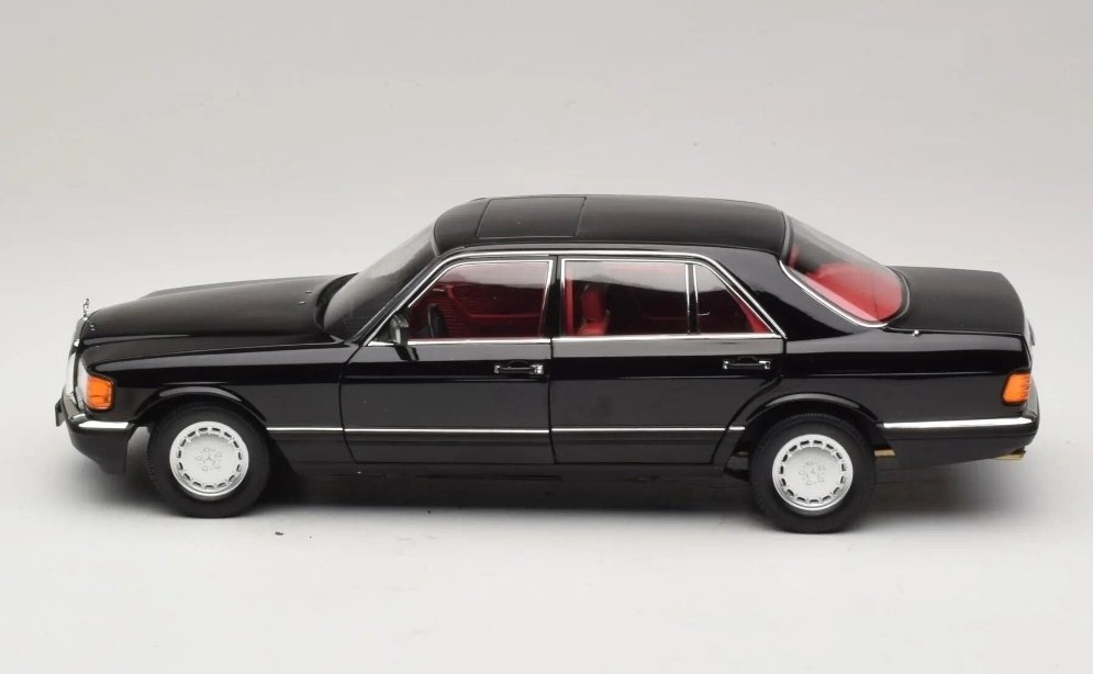 1:18 NOREV 1989 MERCEDES BENZ 560 SEL W126