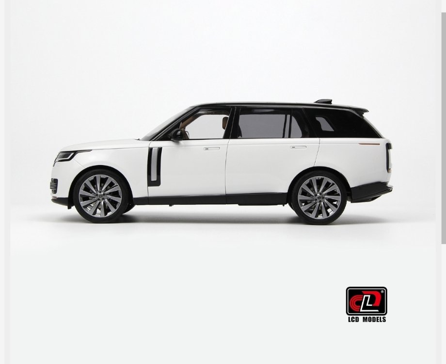 1:18 LCD Model 2022 Land Rover Range Rover SV