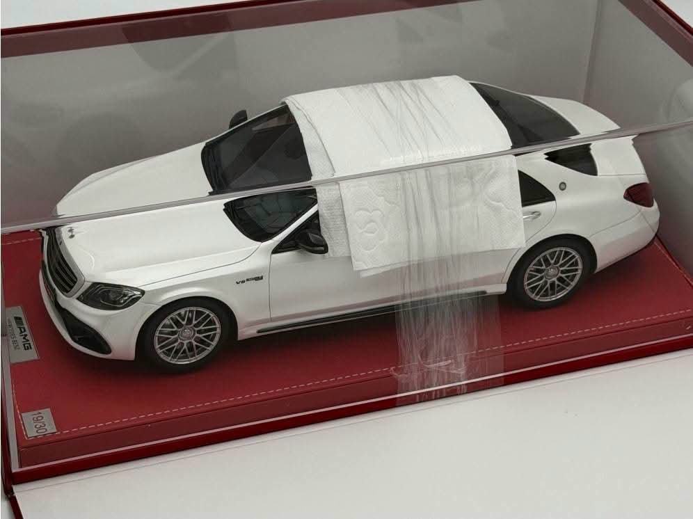 Mercedes-Benz S63 AMG W222 White -
MK Miniatures CASELI & 30 / 20 LİMİTLİ
