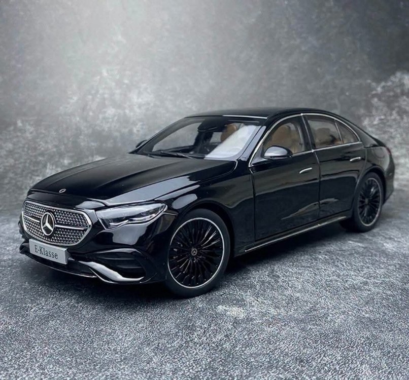 iSCALE 1/18 SCALE MERCEDES-BENZ E-KLASSE E450 W214
BLACK