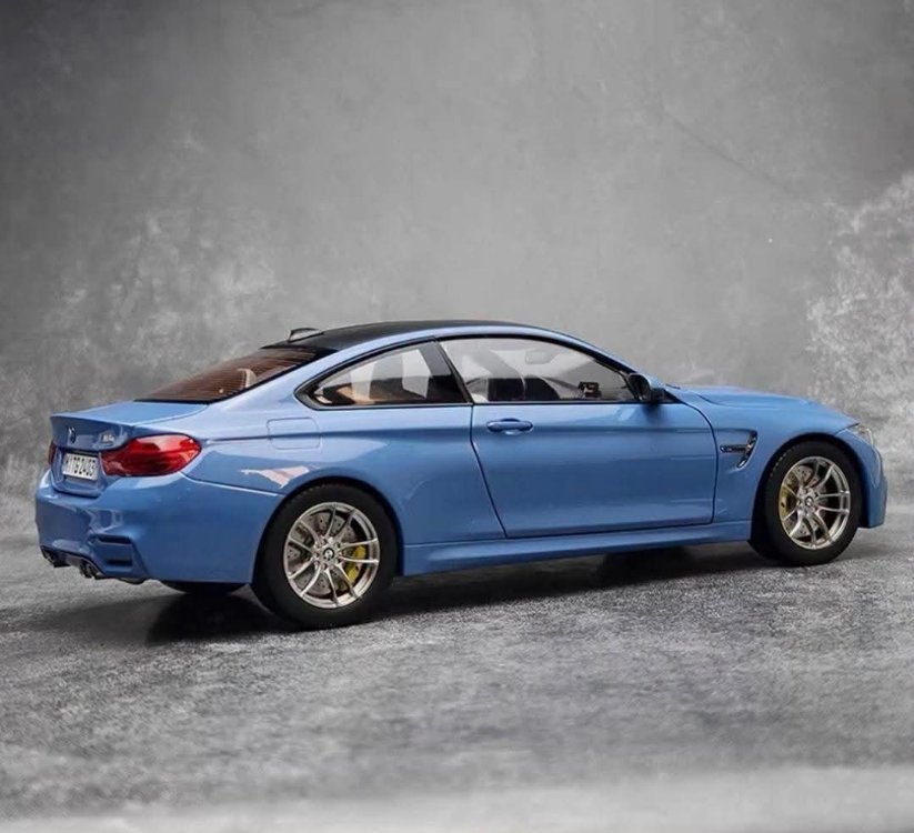 1:18 Paragon 2014 BMW M4 F82