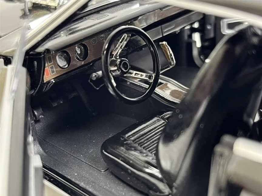 1:18 GREENLIGHT 1970 DODGE CHARGER WITH BLOWN ENGiNE