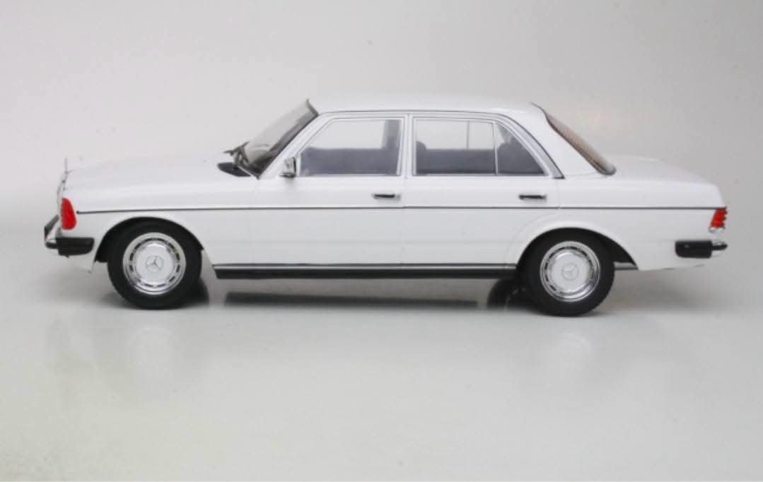 KK SCALE 1.18 MERCEDES BENZ 230E (W123) 1980