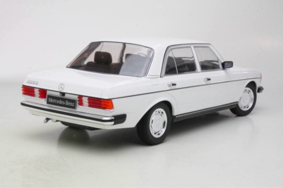 KK SCALE 1.18 MERCEDES BENZ 230E (W123) 1980
