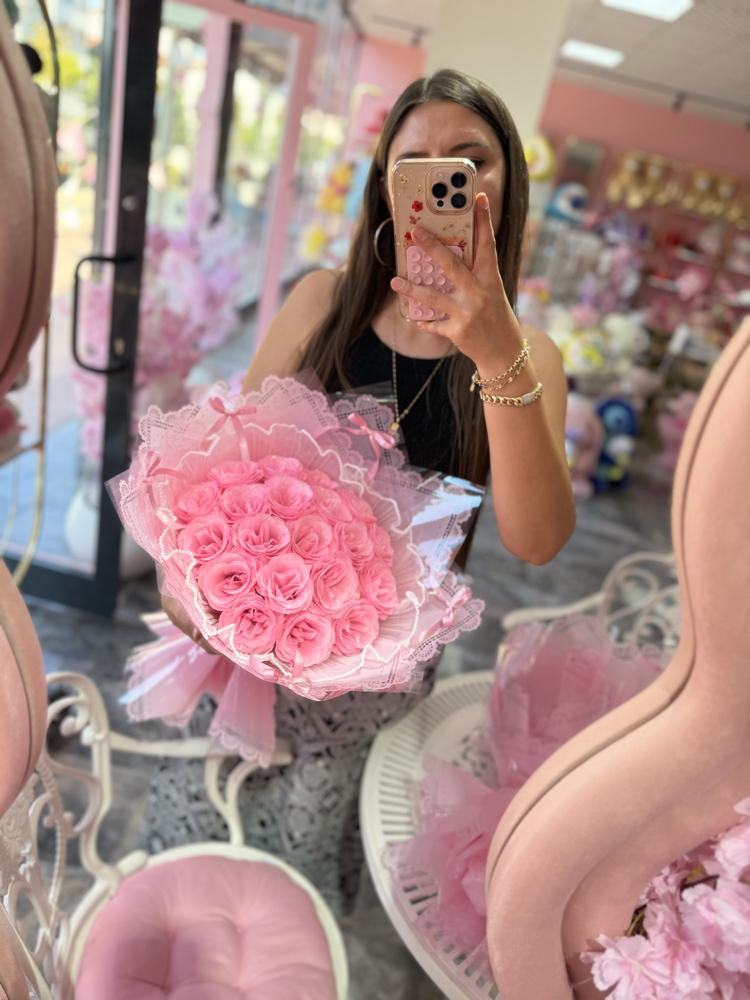Pembe simli gül buketi