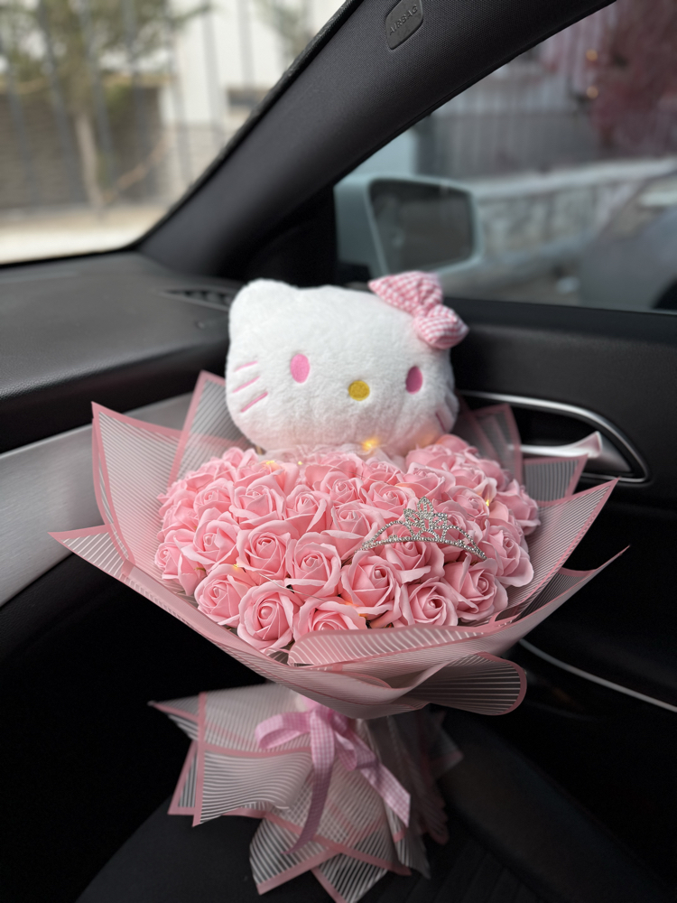 Büyük boy Özel tasarım Hellokitty kokulu solmayan gül buketi
