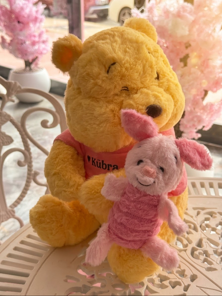 İsimli Winnie the pooh ayıcık ( ismi satıcıya not kısmına yazmanız yeterli )