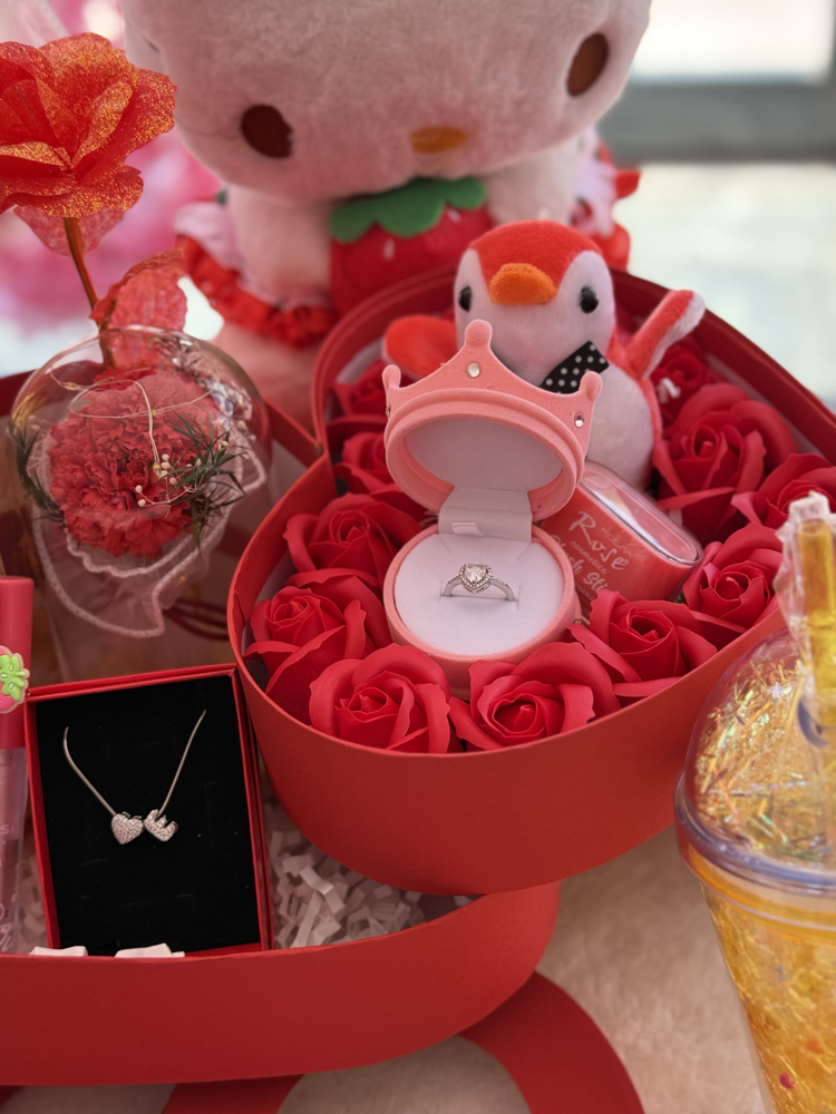 Kırmızı aşk lüx kutu set 