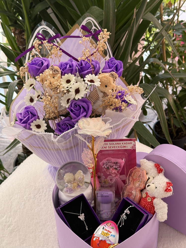 Love flowers lila