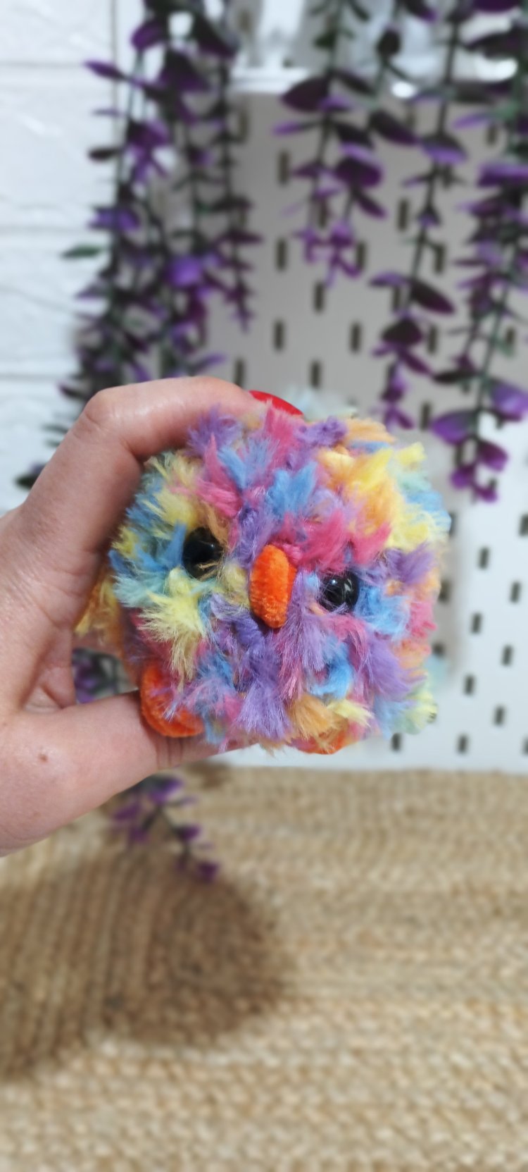 renkli peluş kuş