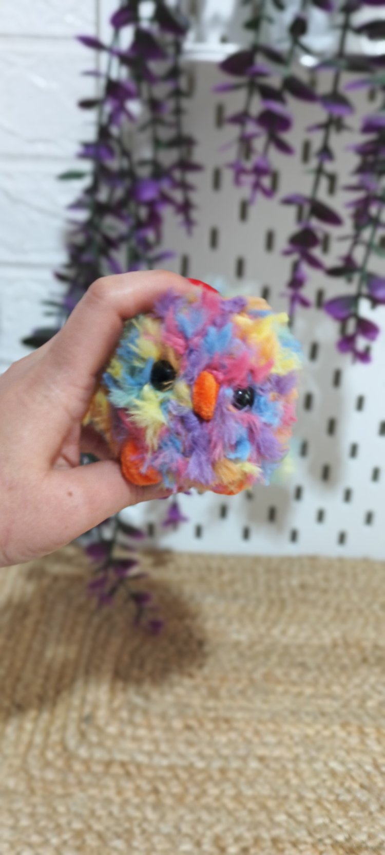 renkli peluş kuş