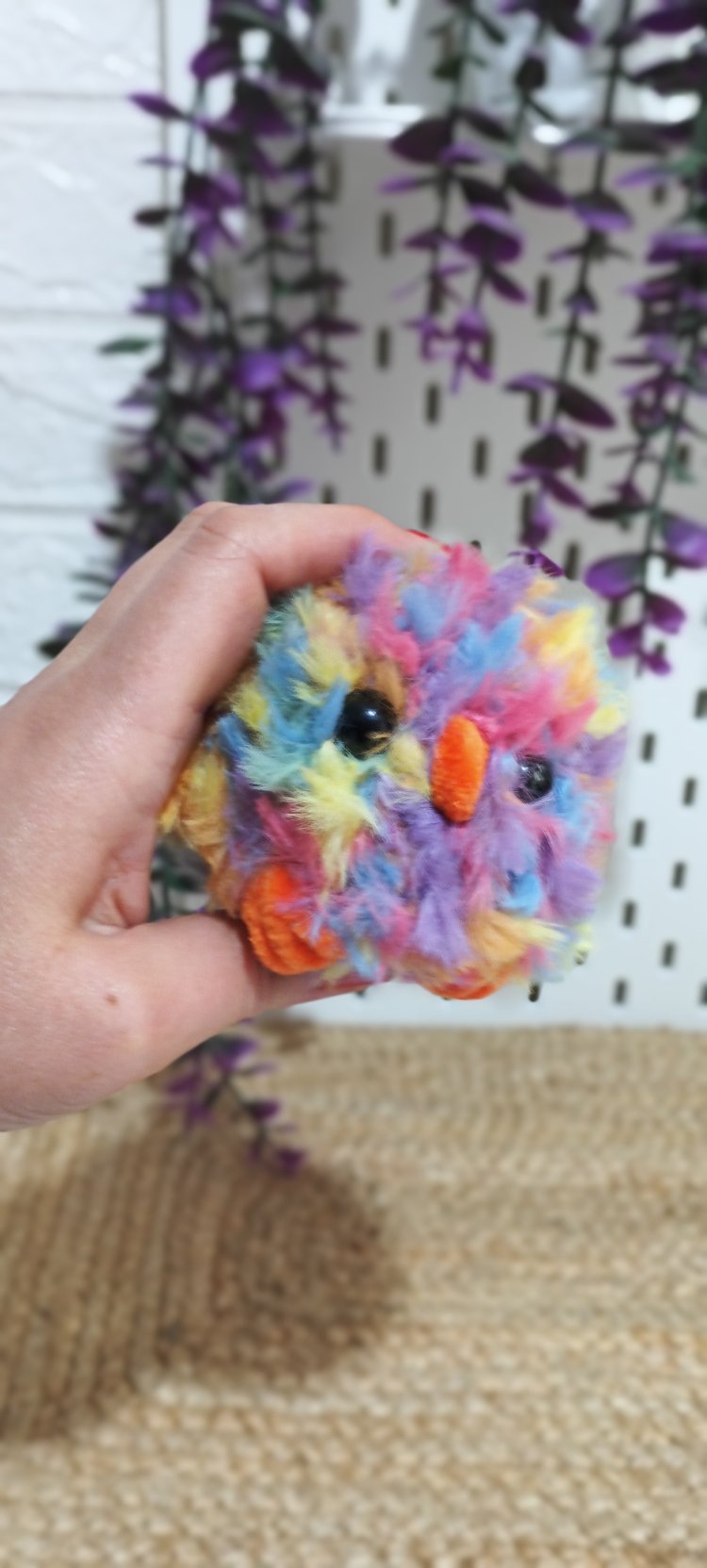 renkli peluş kuş