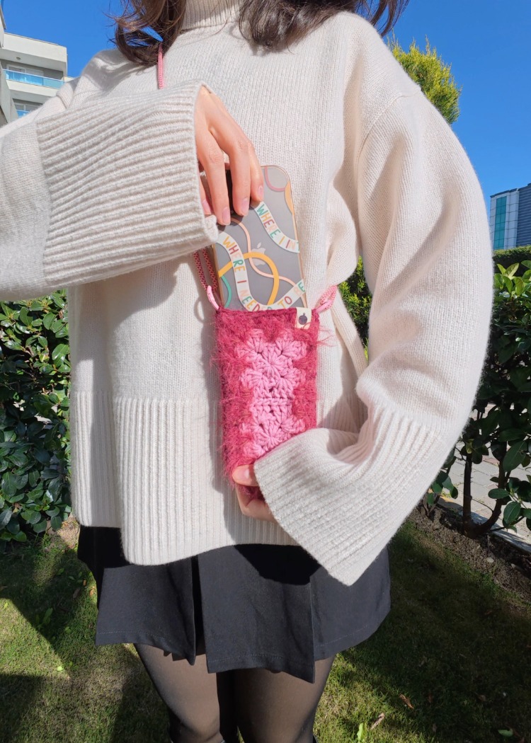 Rosa • phone pocket