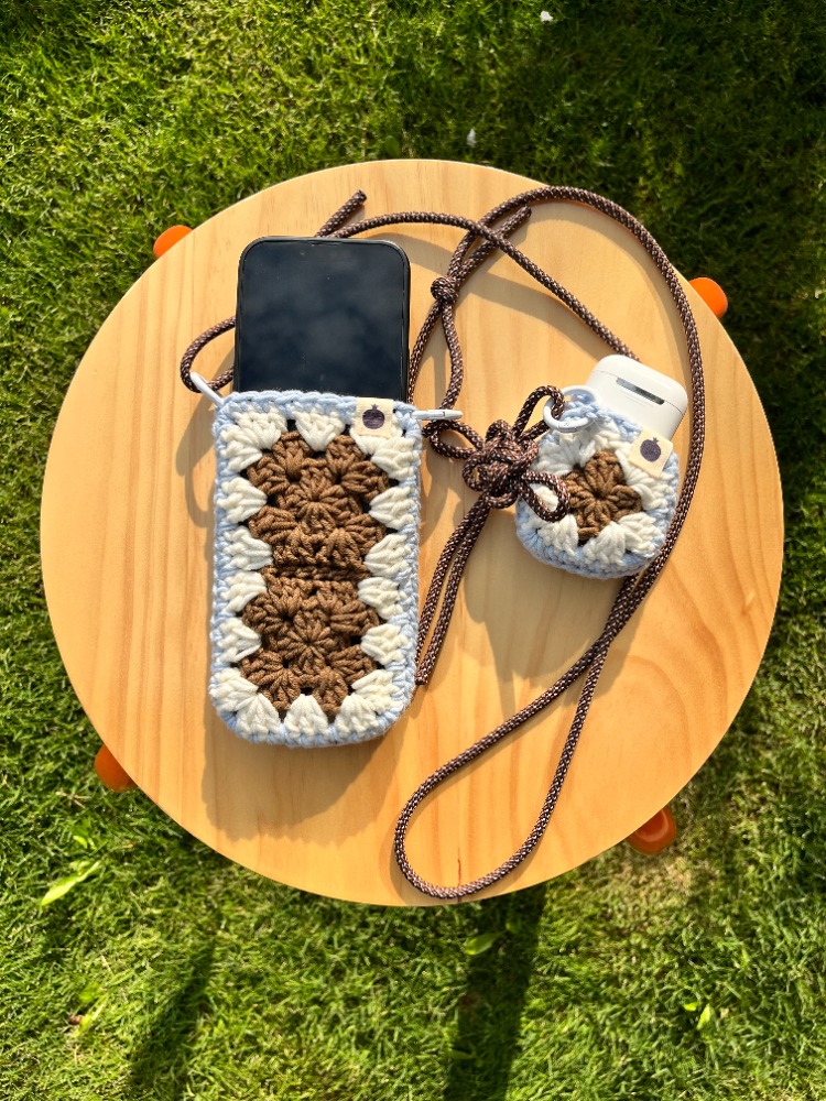 Iced Latte • phone pocket