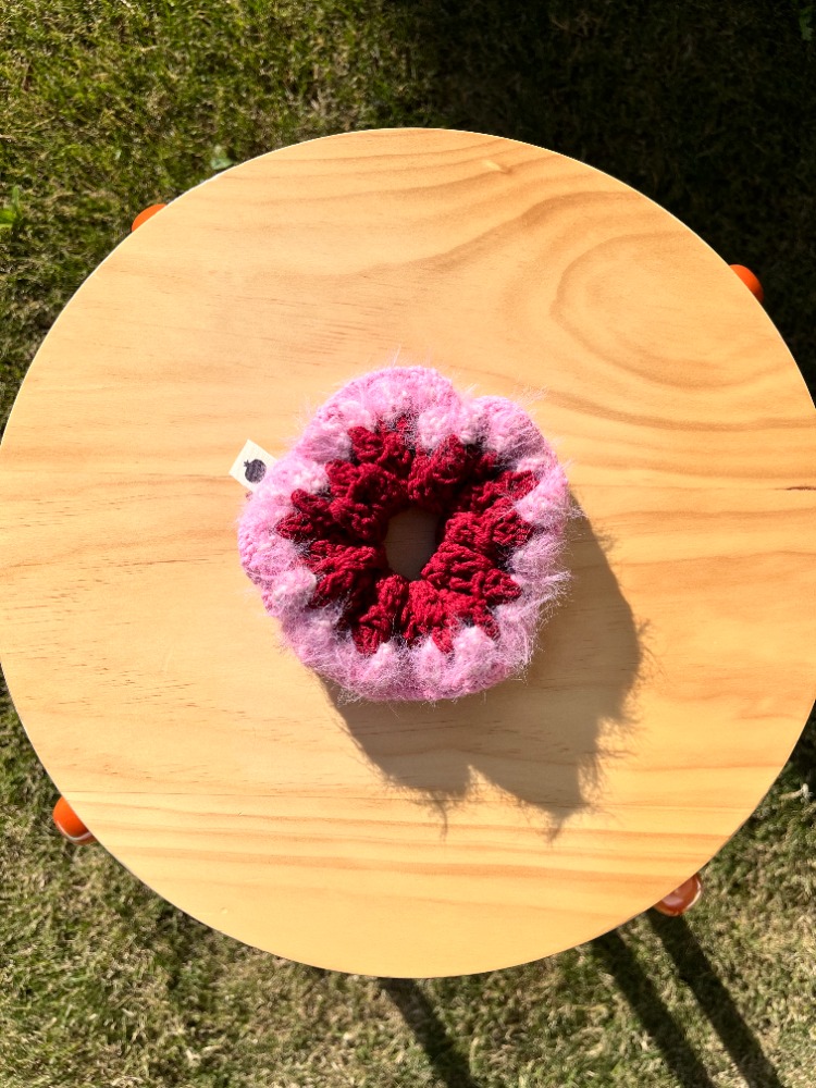 Vita • scrunchie