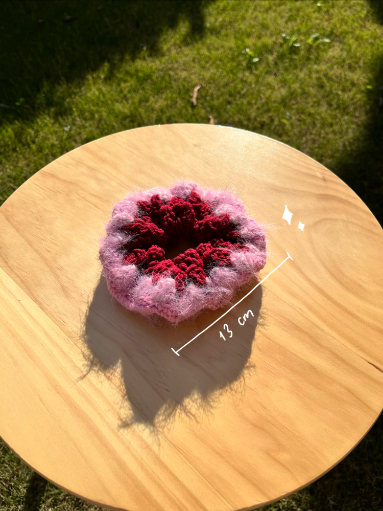 Vita • scrunchie