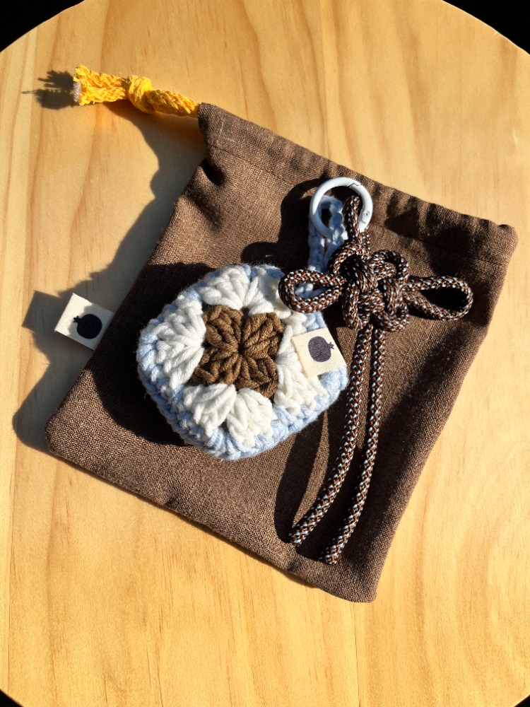 Iced Latte • mini pocket