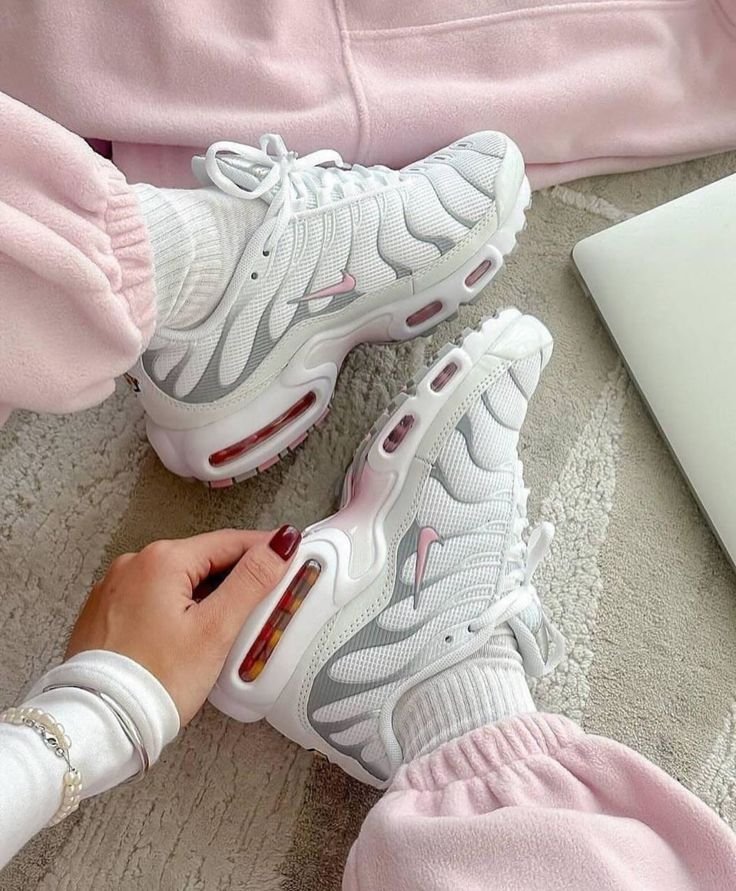 Nike Air Max Plus “Summit White Pink Rise” 