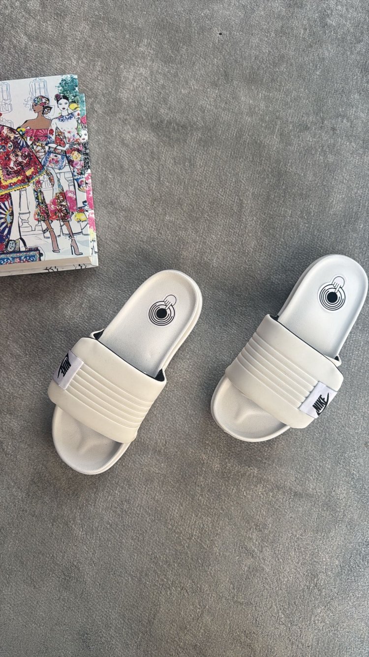 Nike Offcourt Adjust Slide erkek terliği