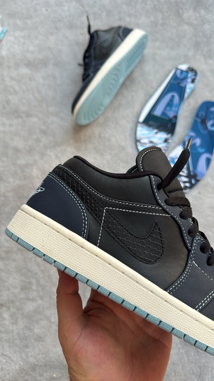 Nike Air Jordan 1 Low SE "Black Dark Obsidian