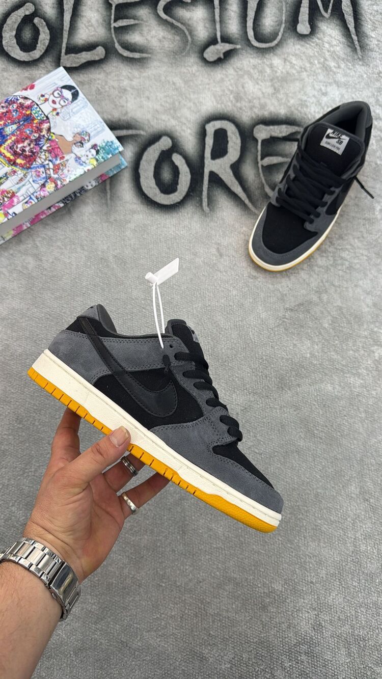 Dunk Low SB 'Dark Smoke Grey'