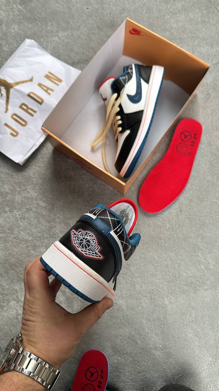 Air Jordan 1 Low SE 
